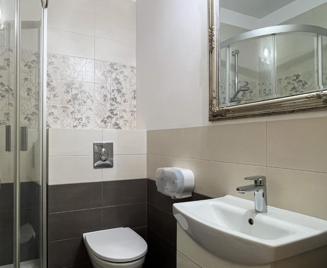 Shape&Color Premium Hostel Warsawa Bagian luar foto
